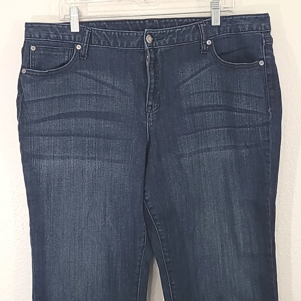 GAP Premium Curvy Straight Blue Denim Women's Jeans, size 18/34 R